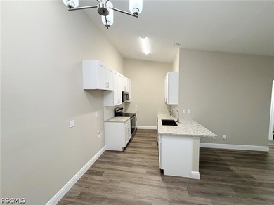 Gorgeous, completely remodeled condo now available! Two bedrooms - photo 7