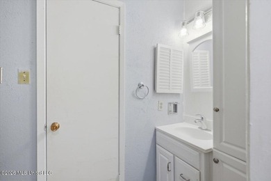 Affordable living right on the Reservoir! Make this your home - photo 21