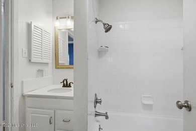 Affordable living right on the Reservoir! Make this your home - photo 22