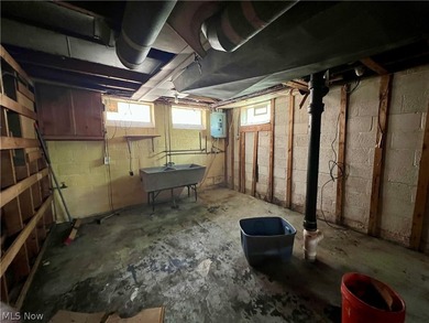 This Home is a fixer upper - photo 26