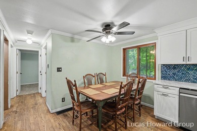 Tucked away on a private shared drive, this lovely 3-bed 2-bath - photo 7