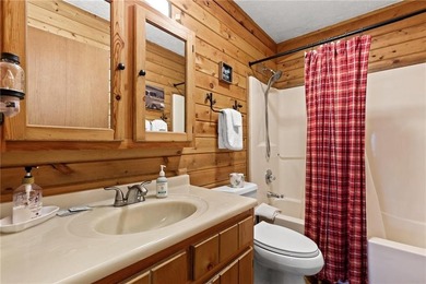 This charming cabin is the perfect opportunity for a primary - photo 20