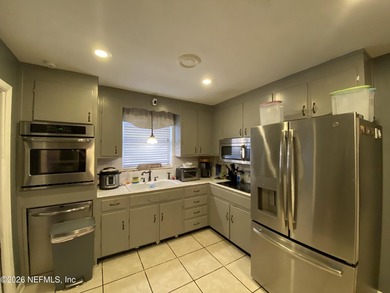 Welcome to this beautiful property in the desirable Ft. Caroline - photo 3