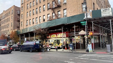 Fantastic opportunity to own a long-standing neighborhood - photo 29