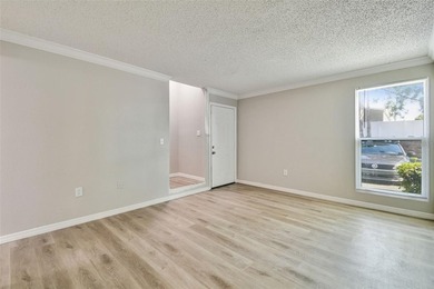 Welcome to luxury living in this stylish 3 bedroom, 2 bathroom - photo 3