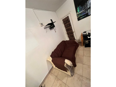 Cozy studio co-op apartment located on the 3rd floor of a - photo 7