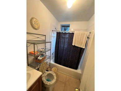 Cozy studio co-op apartment located on the 3rd floor of a - photo 9