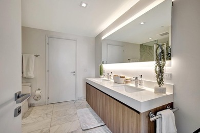 Experience coastal luxury at Tiffany House, just moments from - photo 6