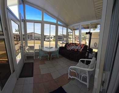 This lovely 1152 square feet Palm Harbor manufactured home - photo 6