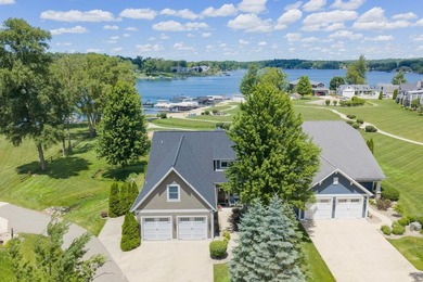 Immaculate, 5 BD 3.5 BA 3,022-sq-ft like-new contemporary in - photo 2