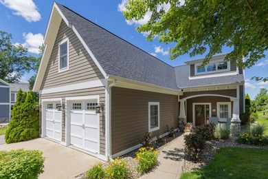 Immaculate, 5 BD 3.5 BA 3,022-sq-ft like-new contemporary in - photo 7