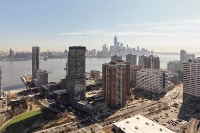 A rare penthouse resale at 75 Park Lane South. Residence PH 3701 - photo 19