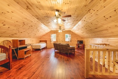 Lake living at its finest! This charming log-sided home offers - photo 20