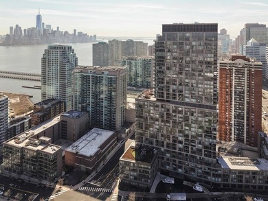 A rare penthouse resale at 75 Park Lane South. Residence PH 3701 - photo 21