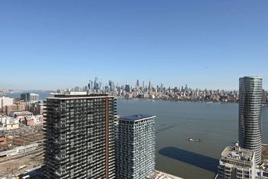 A rare penthouse resale at 75 Park Lane South. Residence PH 3701 - photo 23