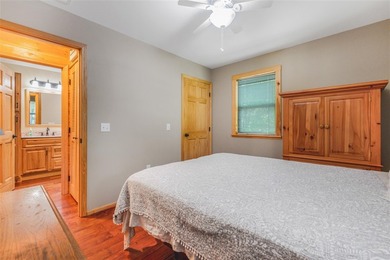 Lake living at its finest! This charming log-sided home offers - photo 26