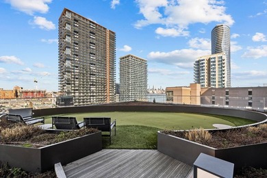 A rare penthouse resale at 75 Park Lane South. Residence PH 3701 - photo 29