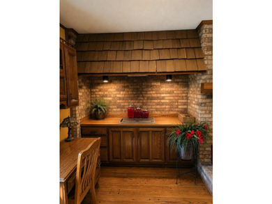 Welcome to luxury living at its finest. This stunning 5-bedroom - photo 5