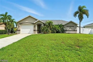 Welcome to your sunny Florida retreat in highly desirable - photo 1