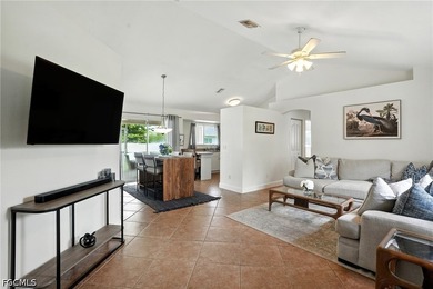 Welcome to your sunny Florida retreat in highly desirable - photo 4