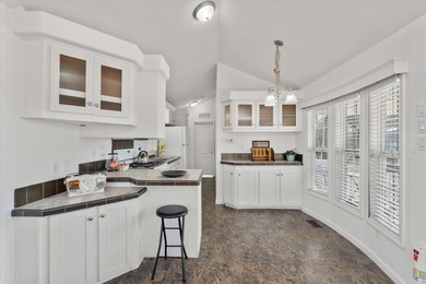 Well-maintained 2-bedroom, 1.5-bath tiny home situated on 1.39 - photo 7