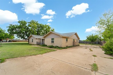 2,256 sq ft home in a desirable neighborhood featuring 3 - photo 2