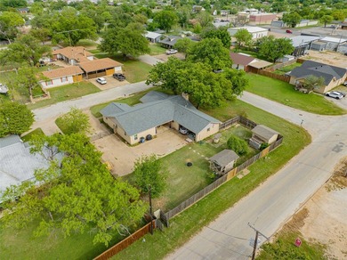 2,256 sq ft home in a desirable neighborhood featuring 3 - photo 4