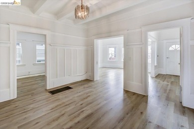 This occupied duplex is in a great location near Lake Merritt is - photo 15
