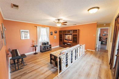 2,256 sq ft home in a desirable neighborhood featuring 3 - photo 6