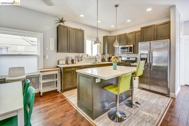 This occupied duplex is in a great location near Lake Merritt is - photo 32