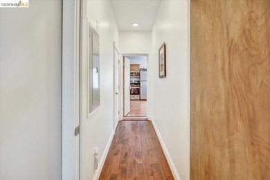 This occupied duplex is in a great location near Lake Merritt is - photo 34