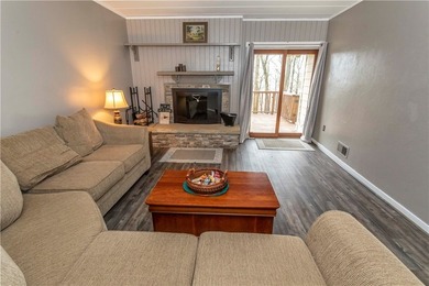 Welcome to 3B1 Mountain Villas! This charming 1-bedroom, 1-bath - photo 4