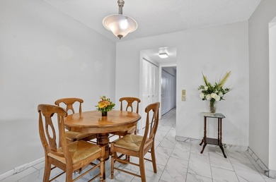 Move right into this updated 1 bed, 1.5 bath 3rd-floor condo in - photo 9