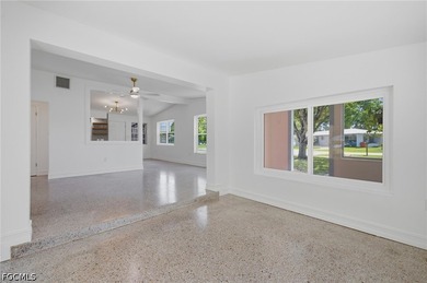 NO FLOOD INSURANCE REQUIRED! Walk to Orangewood Elementary - photo 5
