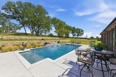 Resort Lifestyle at its best! Luxury living in this beautifully - photo 3
