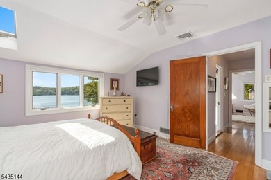 Lake Mohawk lakefront, picturesque 4-bedroom, 3-bathroom home - photo 27