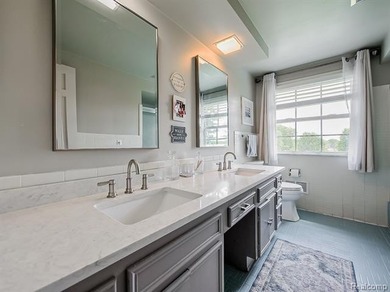 A MUST-SEE PROPERTY! Whether you're looking to call this - photo 30