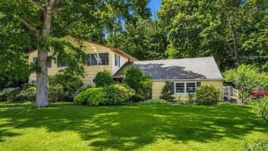 Rare opportunity to own this expansive 3,180 sq. ft. Colonial - photo 1