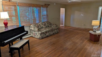 Rare opportunity to own this expansive 3,180 sq. ft. Colonial - photo 2