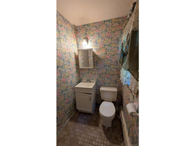 Rare opportunity to own this expansive 3,180 sq. ft. Colonial - photo 7