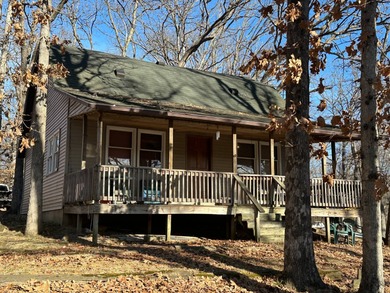 (pending lake) Home For Sale in Carlinville Illinois