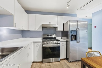 Rare mixed-use investment opportunity in the highly desirable - photo 14