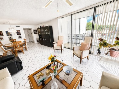 Don't miss out on this bright & spacious 2 bedroom, 2 bath - photo 2