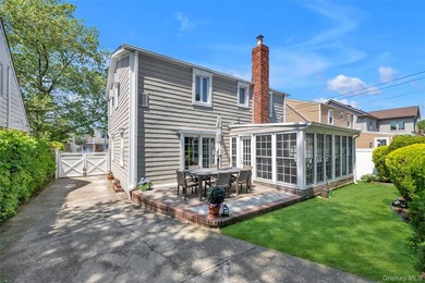 Nestled in the heart of Bayside, this beautifully maintained and - photo 23