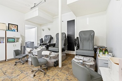 Rare mixed-use investment opportunity in the highly desirable - photo 24