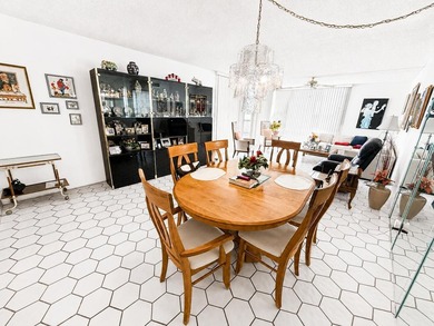 Don't miss out on this bright & spacious 2 bedroom, 2 bath - photo 4