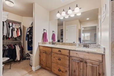 Located in East Layton, this highly sought-after patio home - photo 32
