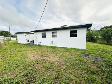 Completely remodeled open concept home in move in condition - photo 4
