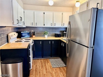 2-bedroom, 2-bath manufactured home in the desirable 55+ - photo 6
