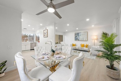 This stunning upstairs townhouse-style condo offers the perfect - photo 8